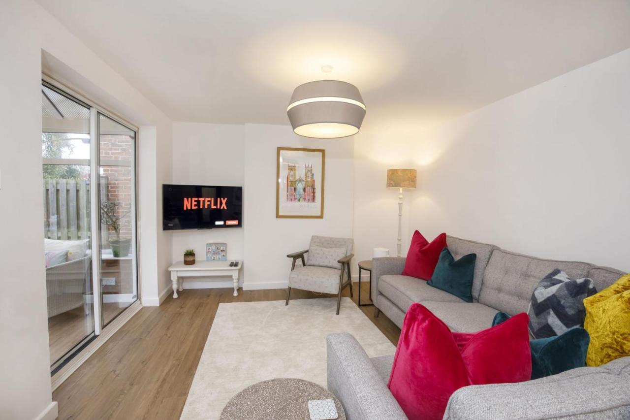 The Willows With Free Parking For 2 Cars Сasa de vacaciones York