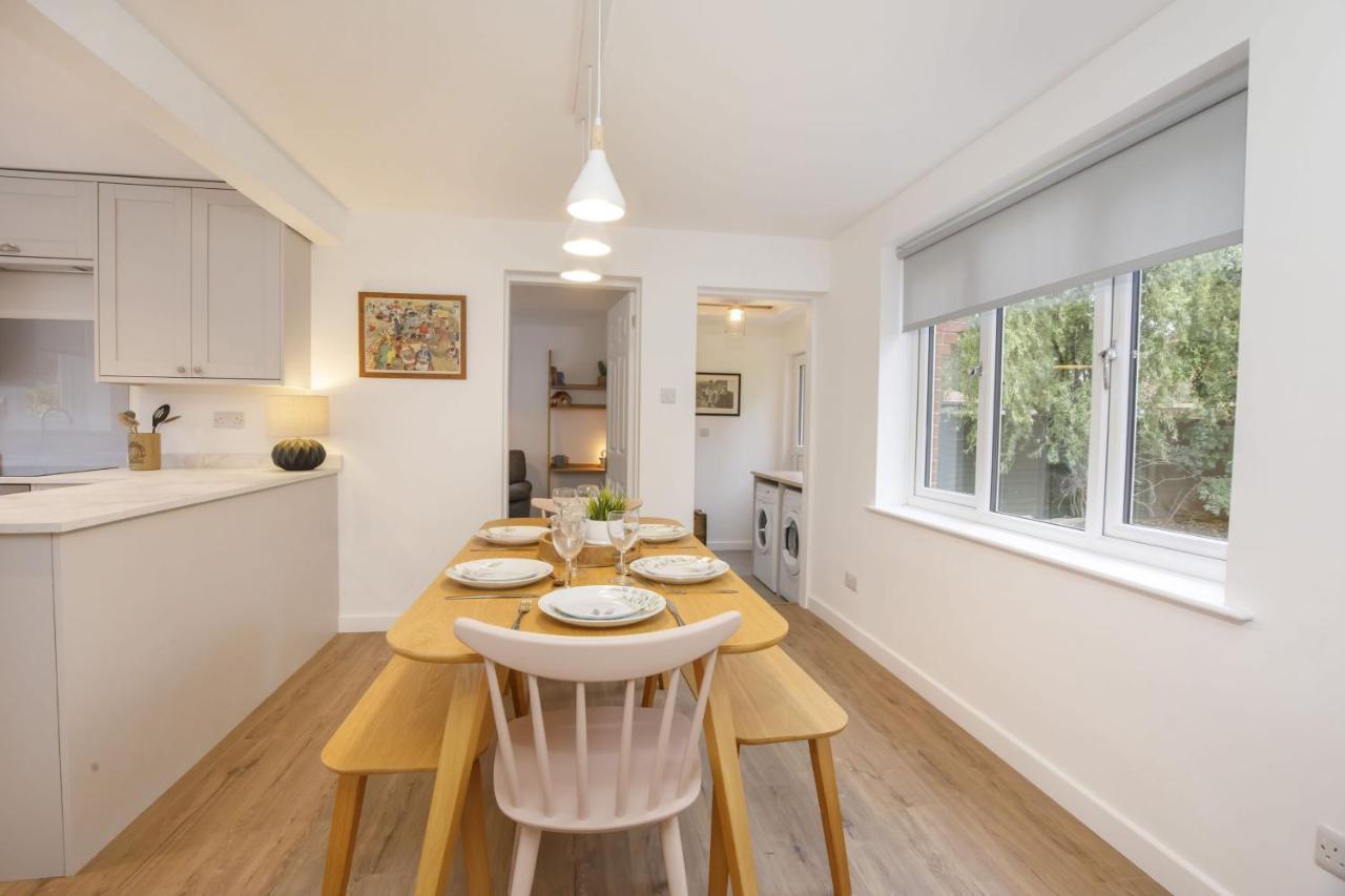 The Willows With Free Parking For 2 Cars Сasa de vacaciones York